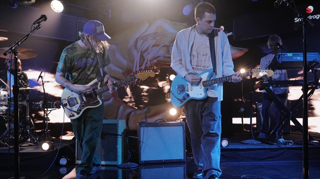 Watch Royel Otis perform ‘Murder on the Dancefloor’ with Sophie Ellis-Bextor