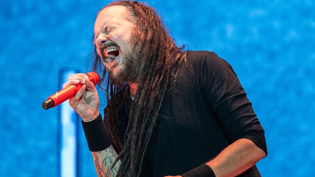 Korn’s Jonathan Davis announces dog adoption event with Freak on a Leash pet brand