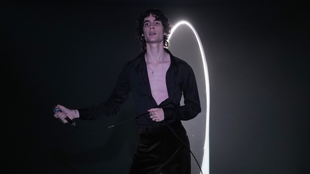 Sombr’s ﻿’I Barely Know Her﻿’ reaches top 10 on ﻿’Billboard﻿’ 200