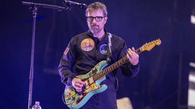 Weezer’s ‘Island in the Sun’ hits 1 billion Spotify streams