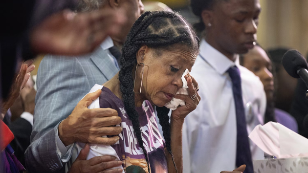 Sonya Massey murder trial: Juror, Massey family cry during closing arguments Sonya Massey murder trial: Juror, Massey family cry during closing arguments