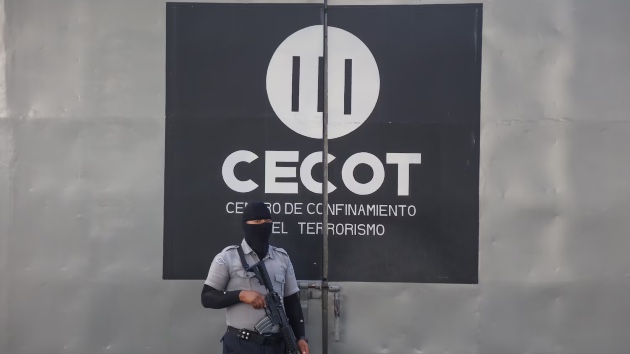 Appeals court denies full review of contempt case against Trump admin over El Salvador deportations