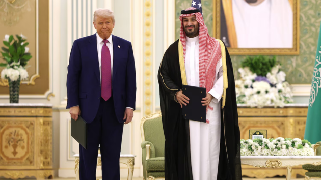 Trump greets Saudi crown prince in lavish reception for 1st visit since Khashoggi murder