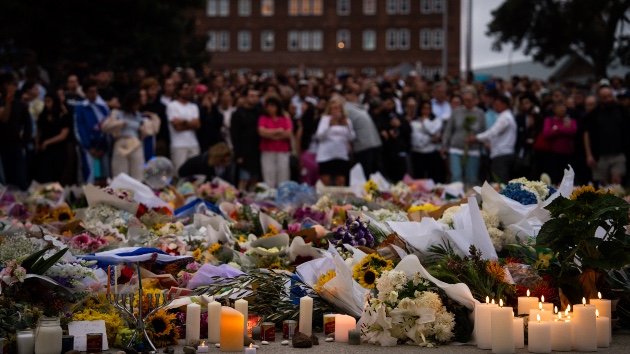 Bondi Beach survivor recalls getting shot while running toward his family Bondi Beach survivor recalls getting shot while running toward his family