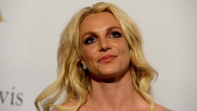 Britney Spears seems to sarcastically wish her ‘sweet innocent family’ a Merry Christmas