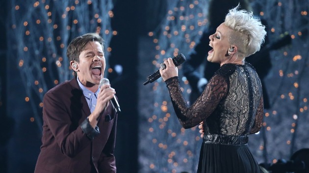 Pink celebrates 2 billion views of ‘Just Give Me a Reason’ Pink celebrates 2 billion views of ‘Just Give Me a Reason’