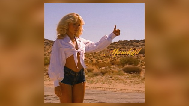 Sabrina Carpenter is ‘floored’ by George Clooney, Emma Stone & more singing ‘Manchild’