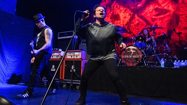 Watch live video for Life of Agony’s cover of ‘Don’t You (Forget About Me)’ Watch live video for Life of Agony’s cover of ‘Don’t You (Forget About Me)’