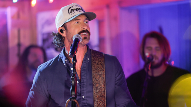 Carl the Cowboy Corgi is overshadowing Riley Green, but he’s fine with that