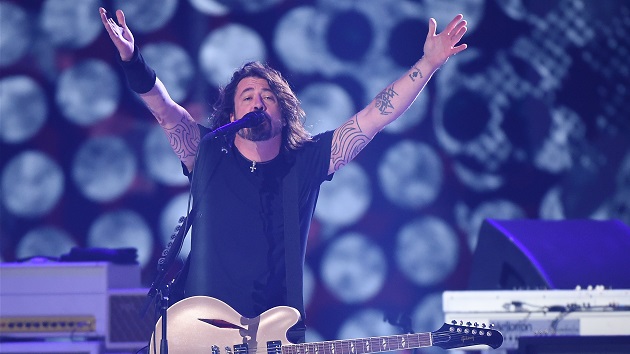 Watch Foo Fighters face the Wings of Death on ’Hot Ones Versus’ Watch Foo Fighters face the Wings of Death on ’Hot Ones Versus’