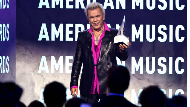 Billy Idol receives AMA Lifetime Achievement Award: ‘Find out who you are and be it!’ Billy Idol receives AMA Lifetime Achievement Award: ‘Find out who you are and be it!’