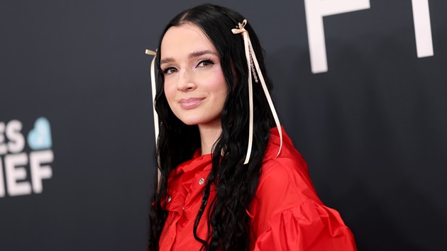 Poppy premieres video for ’Empty Hands’ track ‘Dying to Forget’ Poppy premieres video for ’Empty Hands’ track ‘Dying to Forget’