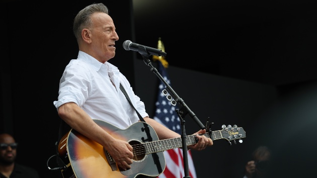 Bruce Springsteen, U2’s Bono and The Edge perform at Obama Presidential Center grand opening Bruce Springsteen, U2’s Bono and The Edge perform at Obama Presidential Center grand opening