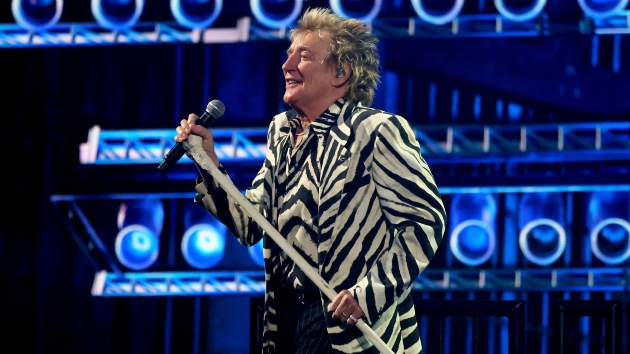 Rod Stewart given oxygen as he struggled through concert Rod Stewart given oxygen as he struggled through concert