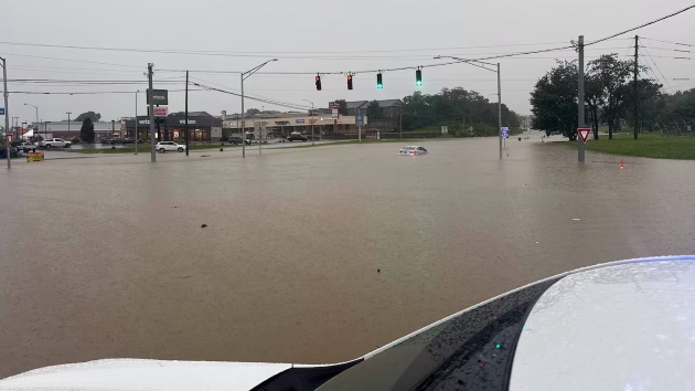 Flash flooding kills 4 in Kentucky, 1 in Tennessee, prompts numerous water rescues
