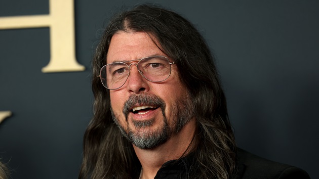 Learn to Fly (fish): Watch Dave Grohl tour Bass Pro Shops with Josh Homme