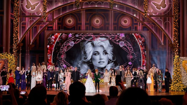 Country stars pay tribute to Dolly Parton in CMA special