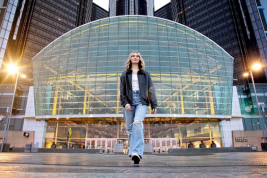 Signature Experience Senior Portraits Package | detroit-senior-pictures-photographer-20231104a.jpg