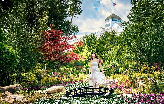 Mackinac Island Signature Experience Portraits Package | mackinac-island-senior-pictures-photographer-06192024i-portfolio.jpg