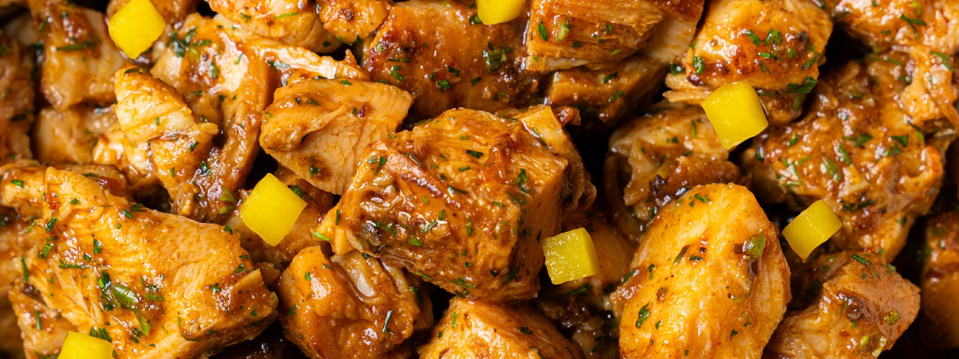 Carne de temporada: Pollo al Pastor. Con piña, chiles y mucho sabor. Solo por tiempo limitado y en puntos físicos.