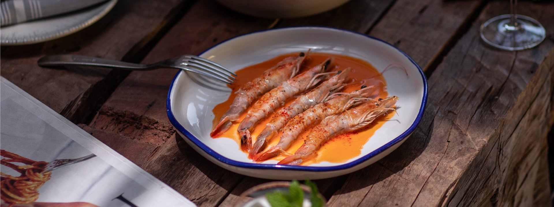 Con nuestro menú de recomendados cada visita es diferente. Platos de temporada originales de nuestros chefs.