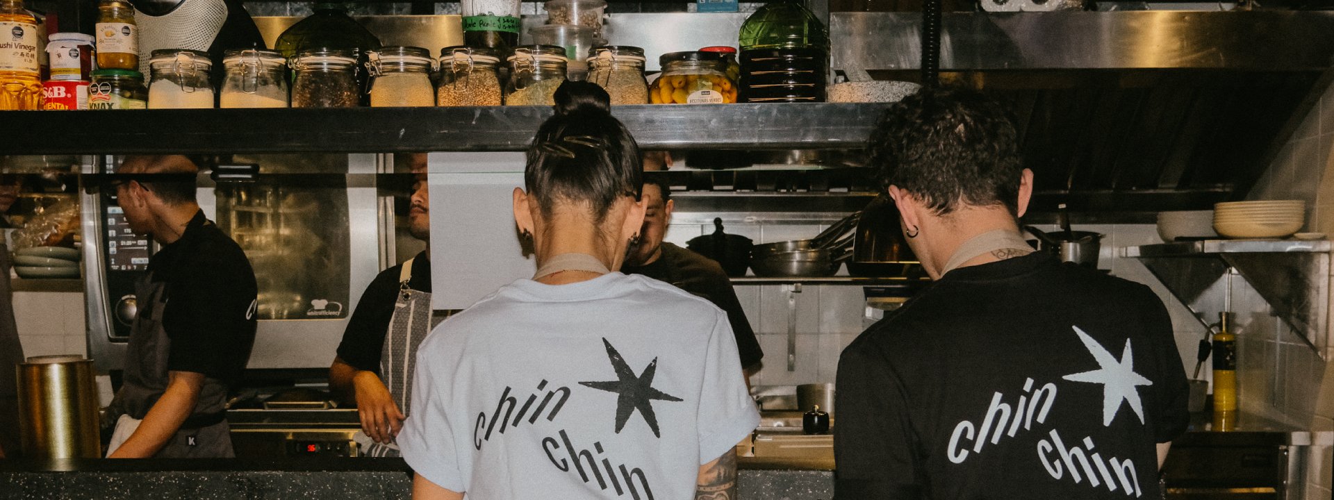 Para los conocedores y los curiosos, queremos que nos visite para probar varios vinos.