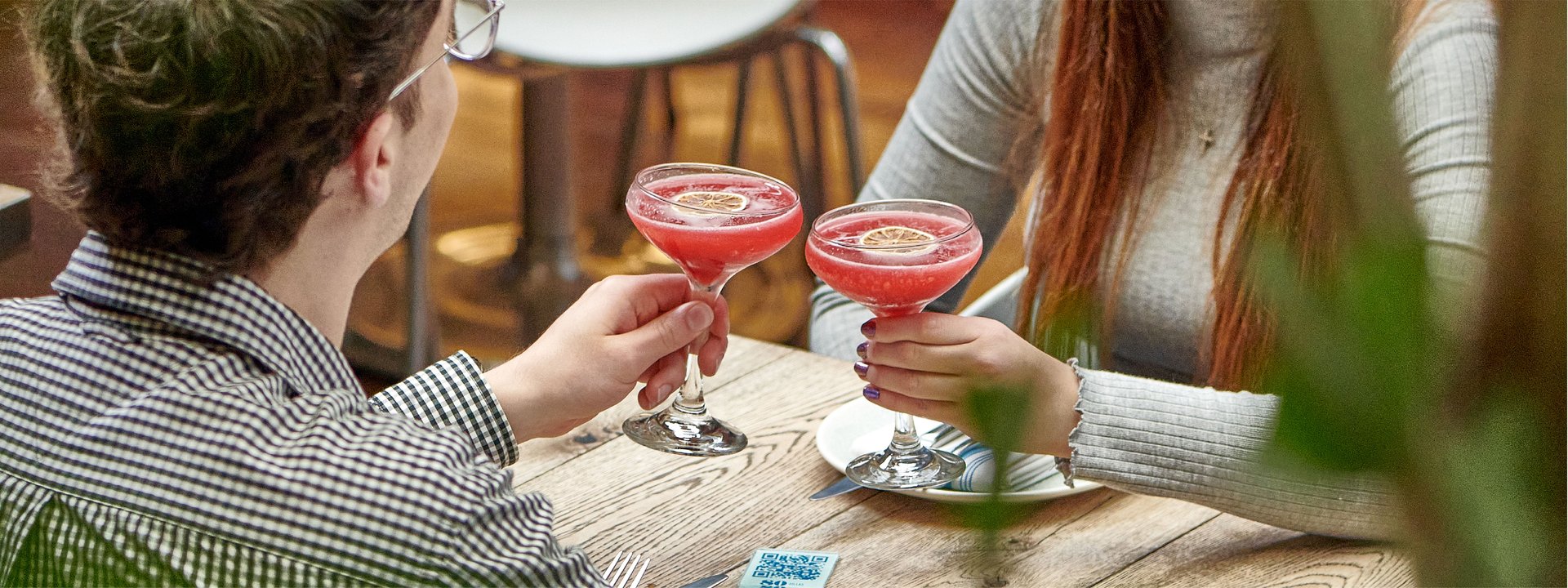 Desde pisco hasta mezcal. Una carta de cocteles originales pensada para brindar con amigos.