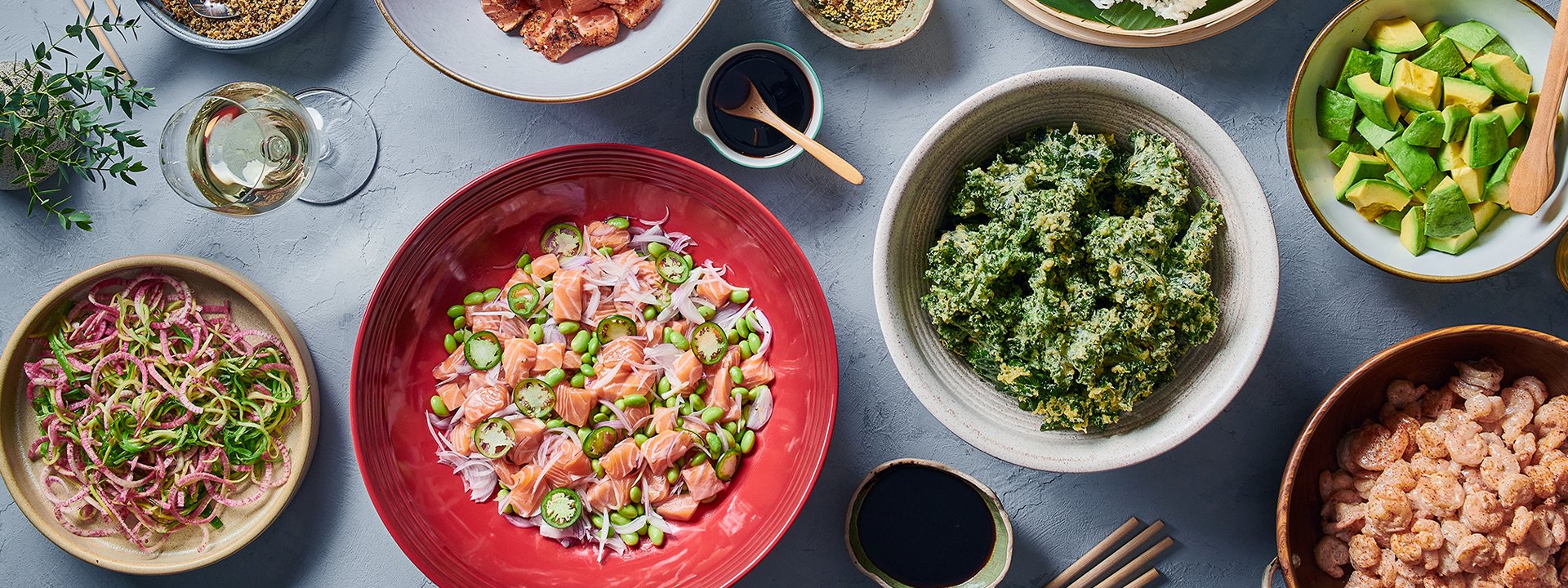 BBQ coreano, barra de pokes y pato laqueado para celebrar a mamá
Preparaciones listas de Osaki para celebrar el Día de la Madre en casa.