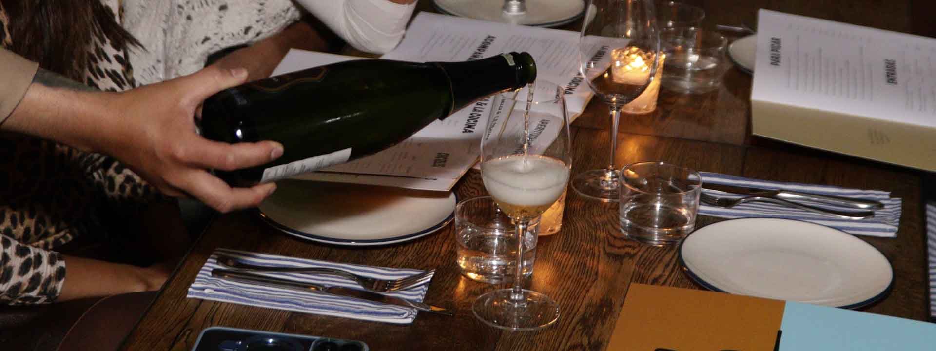 Un horizonte nuevo en la ciudad. Blac Vino al Mar.
Nuestra nueva apertura: un concepto renovado, centrado en pescados y mariscos, donde el vino es protagonista.