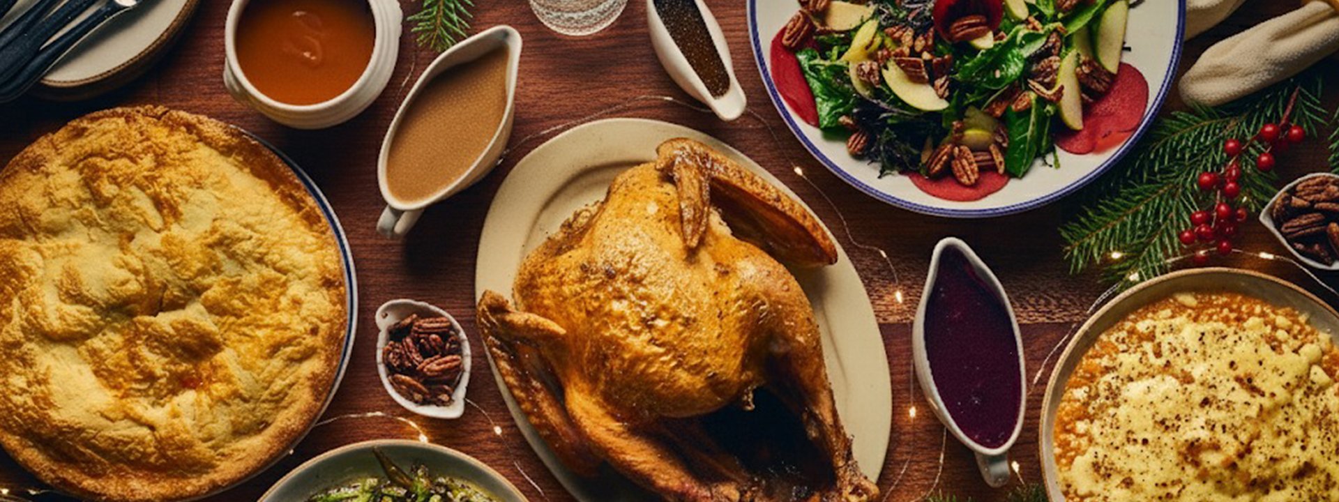 Christmas is here.&nbsp;
Este 24 de diciembre celebremos con nuestra cena de navidad. Disponible para recibir en casa.