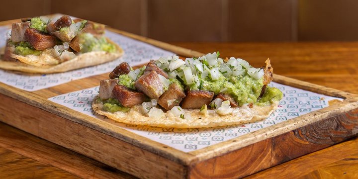 Taco de carnitas de chancho