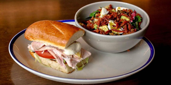 Miti/Miti Sanduche y Ensalada