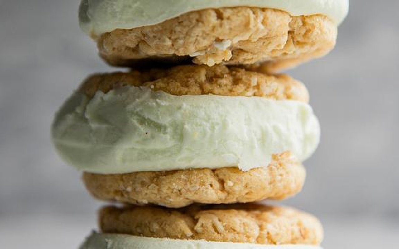 Sanduche de Helado de Limonada de Coco 1