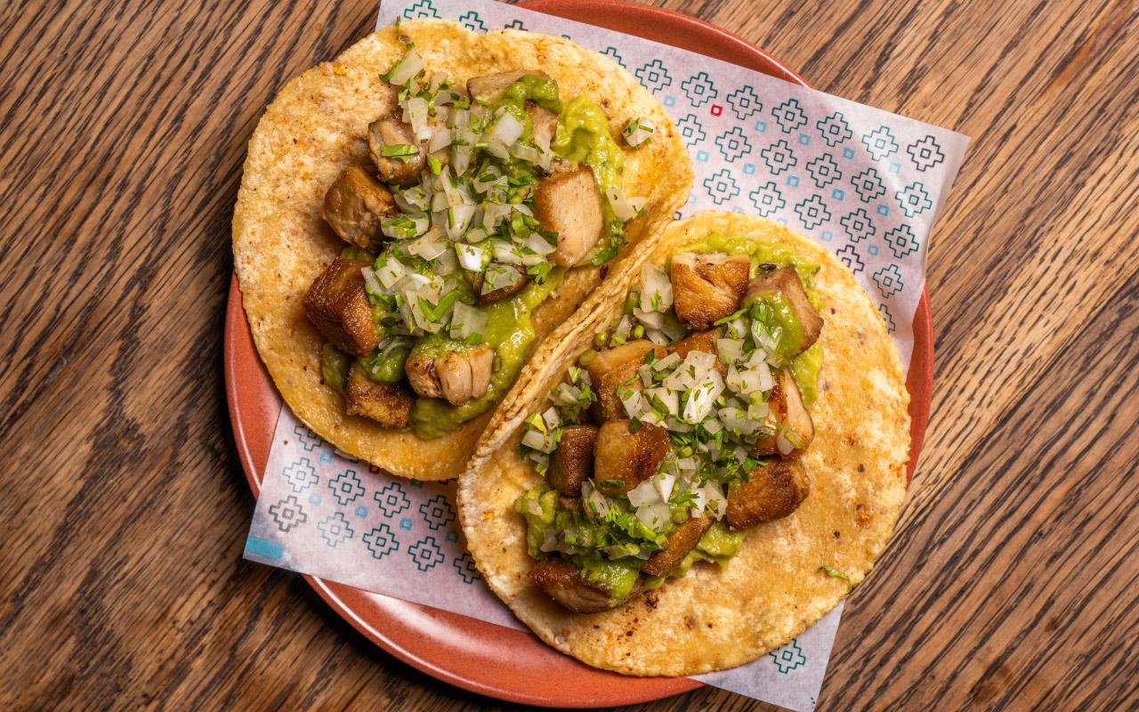 Taco de carnitas de chancho 1