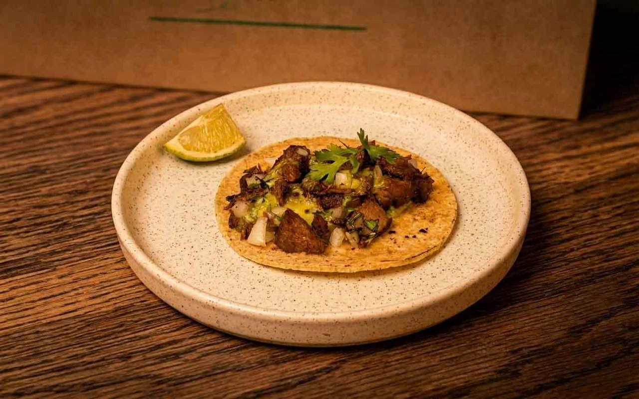 Taco de Chicharrón de atún X 1 1