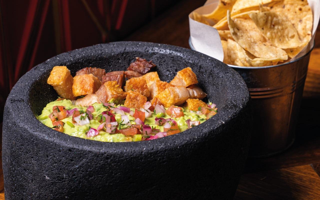 Guacamole con chicharrón de cerdo 1