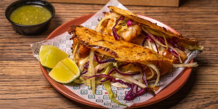 Dobladitas de langostino enchipotlado