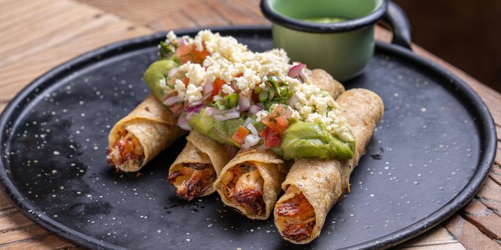 Flautas de pollo