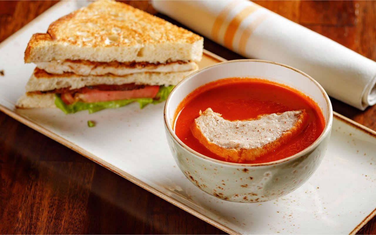 Miti/Miti Sopa y Sanduche 1