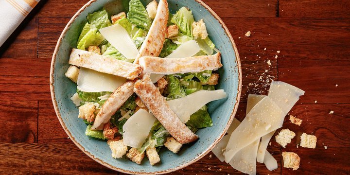 Ensalada Cesar Con Pollo