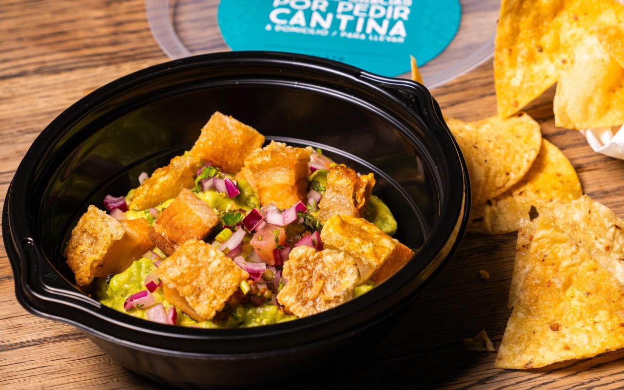 Guacamole con chicharrón de cerdo 1