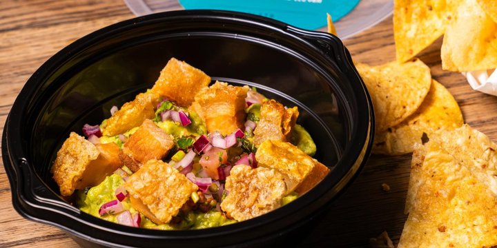 Guacamole con chicharrón de cerdo