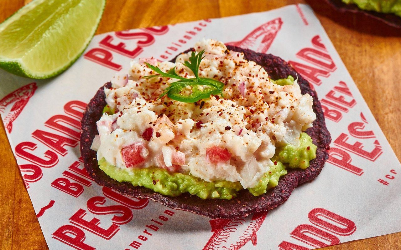 Tostada de cangrejo y langostino 1