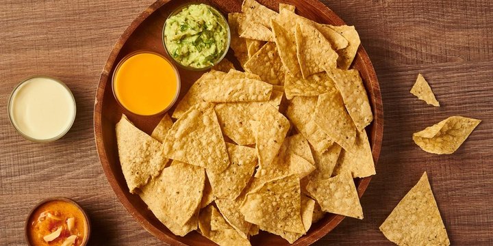 Nachos Con Salsa Criolla