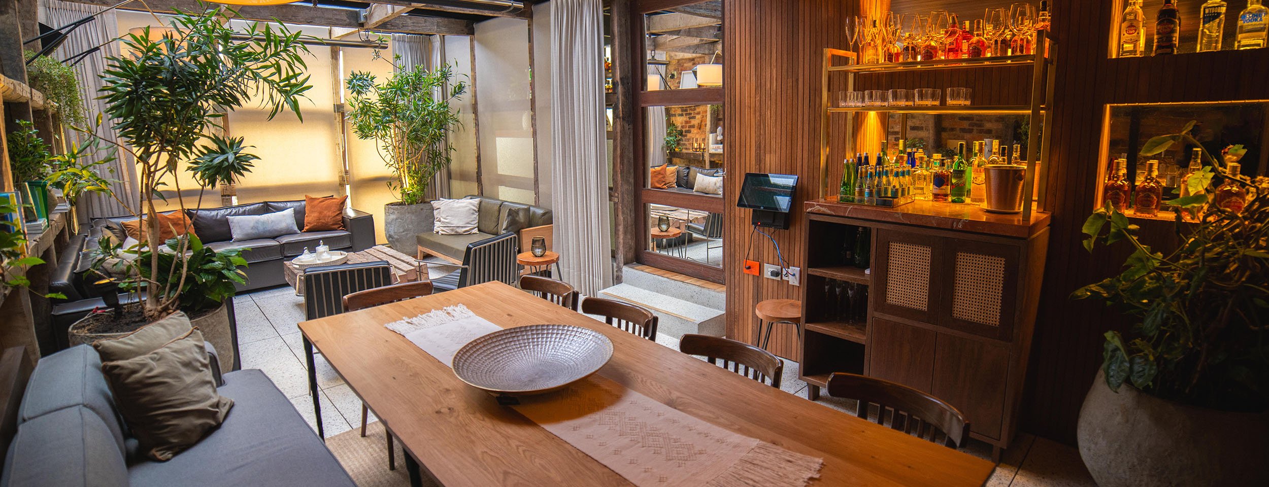 Salón Privado de Oficial