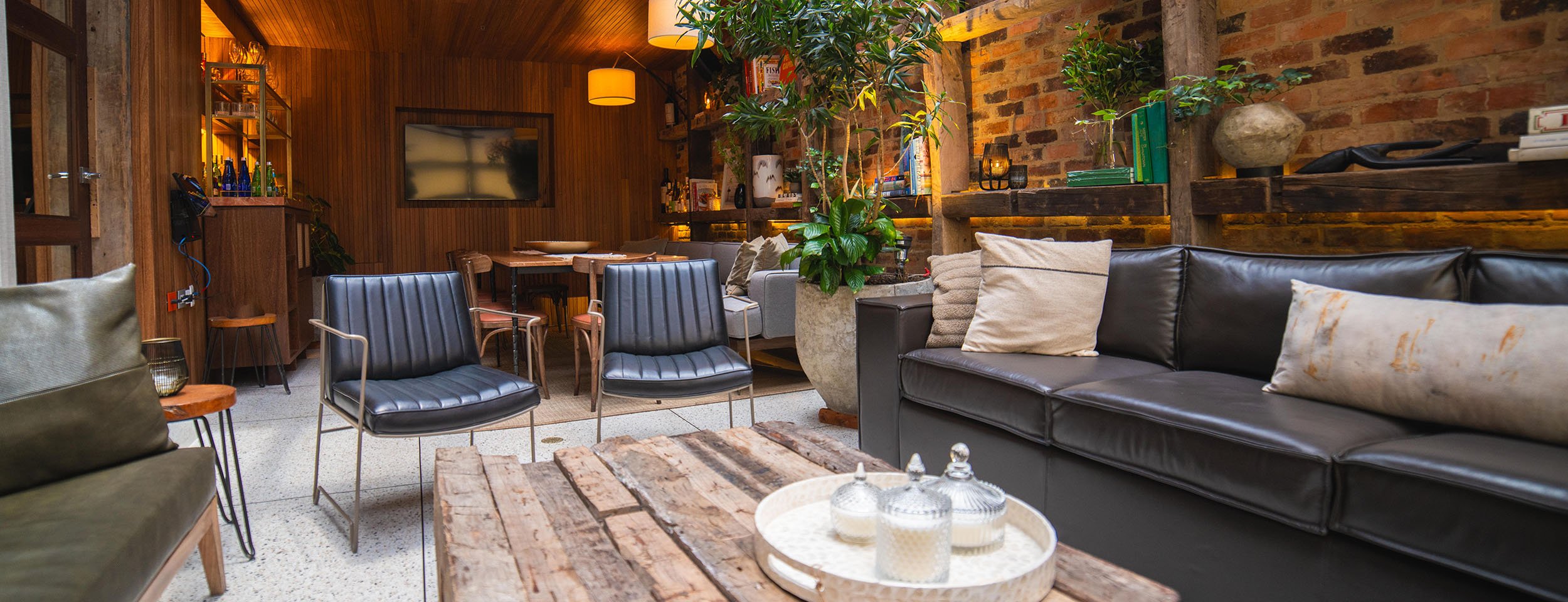 Salón Privado de Oficial