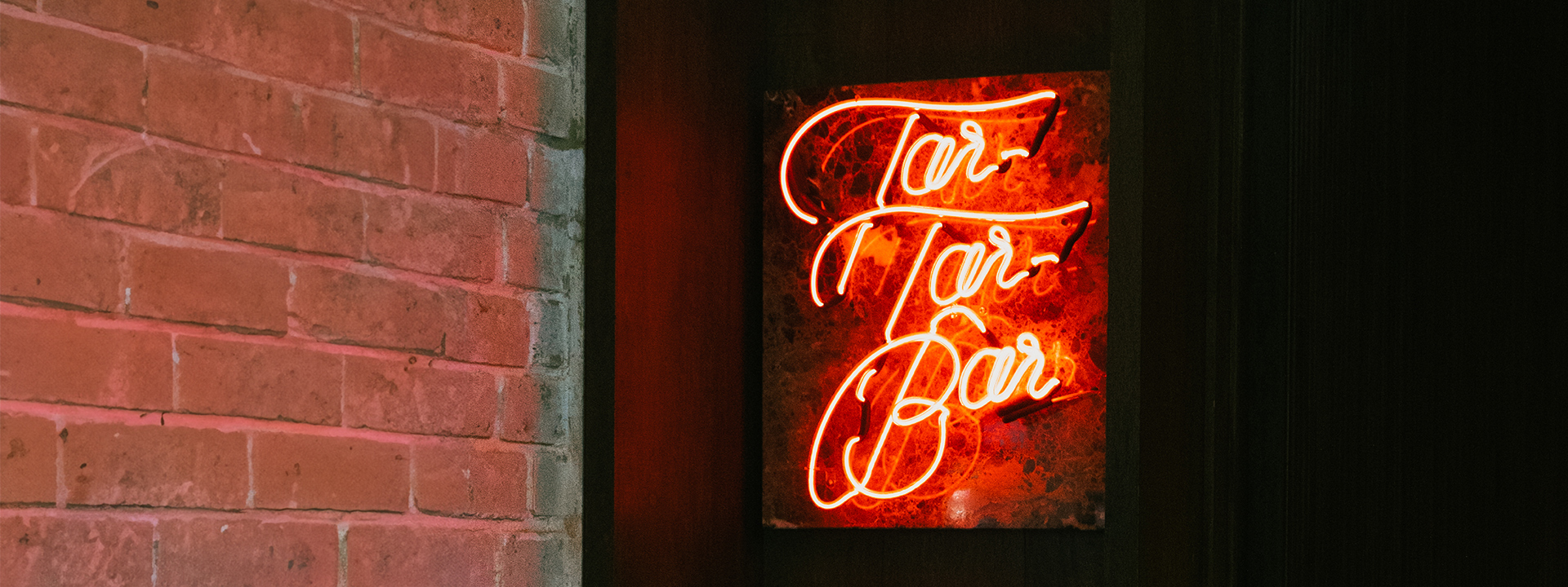 Tar Tar Bar: Un bar como los de antes. Miércoles a sábado: 1:00 p.m. a 11:00 a.m.