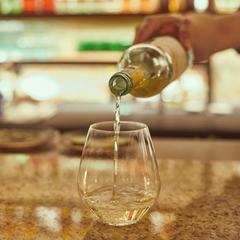<p>Nuevos vinos blancos a la lena en <strong>Veccina</strong> para maridar sus pizzas y cortes.<strong></strong></p>