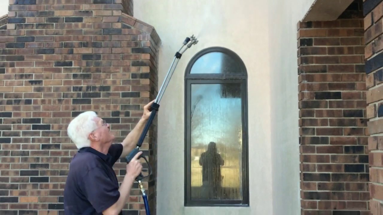 Roof Cleaning St. Joseph Mo – Tips On Finding A Good Company