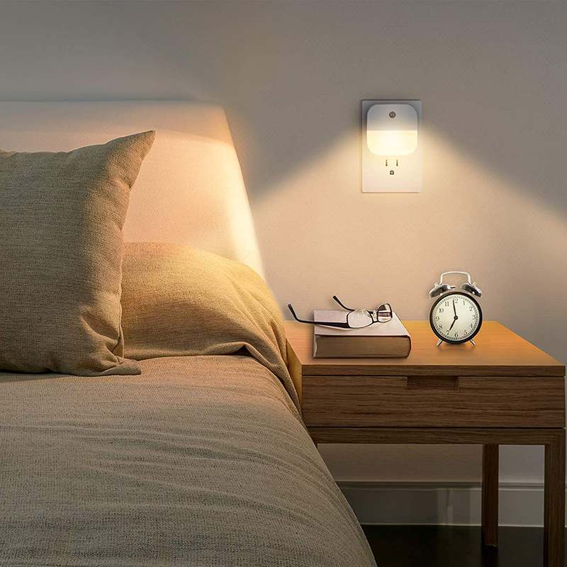 6-Pack Intelligent Plug-in Light
